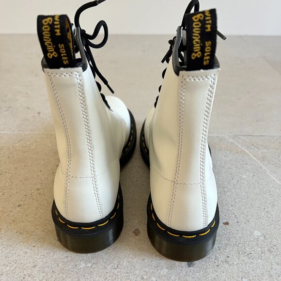 NWOT Dr Martens Smooth White Boots - Picture 4 of 10